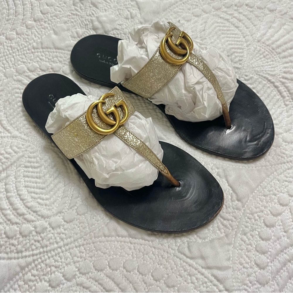 GUCCI Marmont Double GG Gold T Strap Flat Sandal Black Leather Size 37.5 - Picture 11 of 11